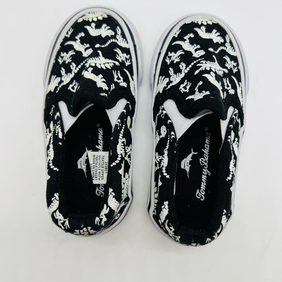TOMMY BAHAMA BABY BOY SLIP ON SNEAKERS WITH DINOSAUR PRINT SIZE 6 - Picture 6 of 13